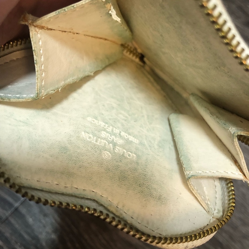 RARE VINTAGE Louis Vuitton Vernis Heart Coin Purse - Triple Lock Charms - Picture 15 of 16